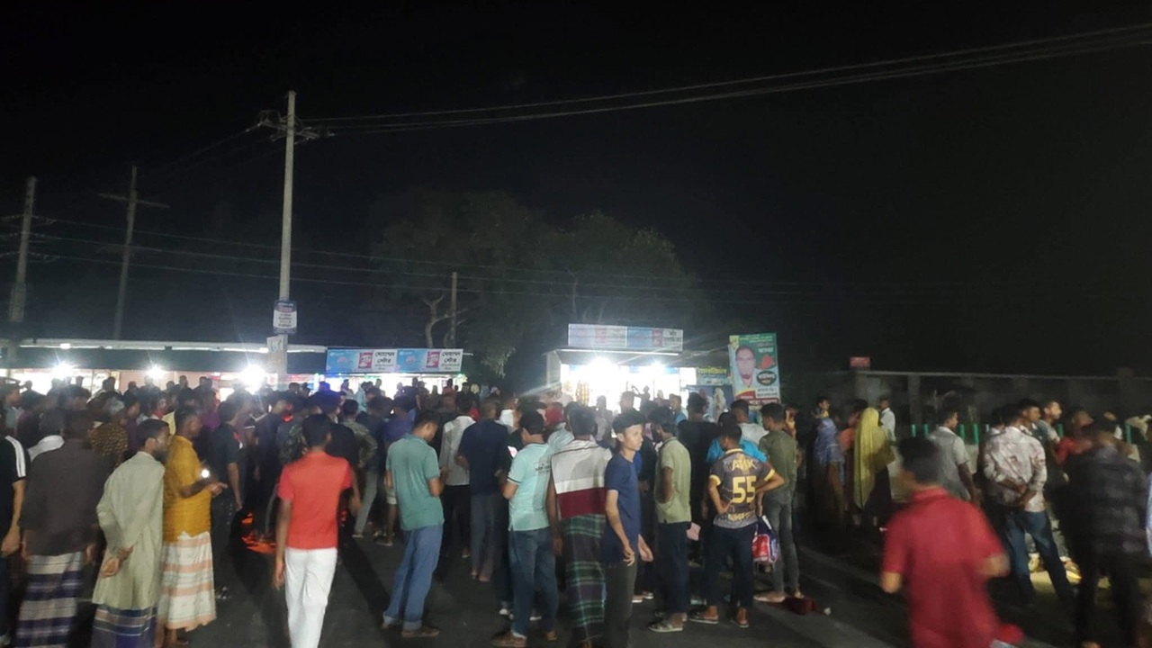 এডমিট কার্ড না পেয়ে &nbsp;এসএসসি পরীক্ষার্থীদের মহাসড়ক অবরোধ