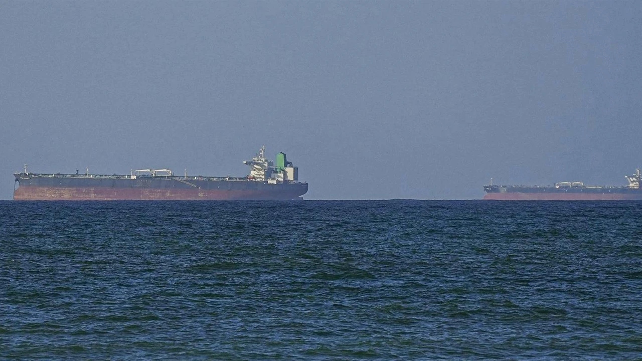 বাংলাদেশি জাহাজের নিরাপদ চলাচলের আশ্বাস দিয়েছে ইরান