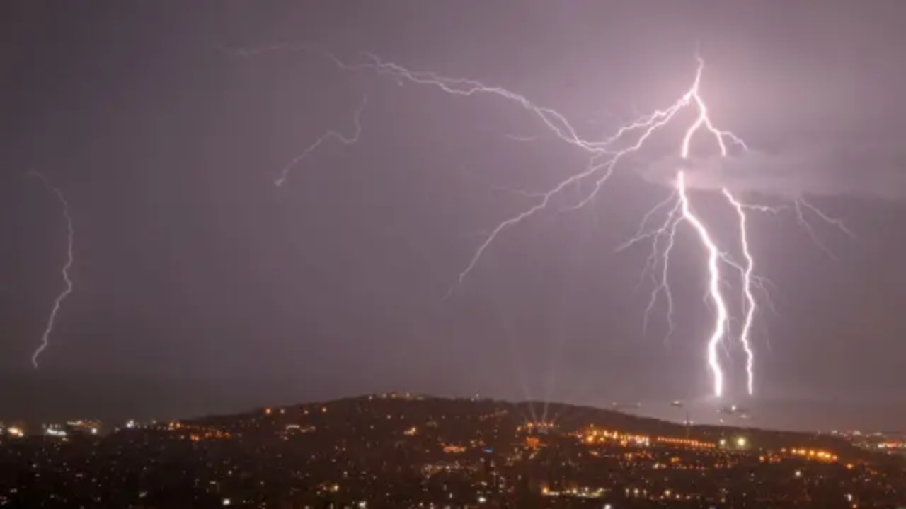 গাইবান্ধায় বজ্রপাতে শিশুসহ তিনজনের মৃত্যু