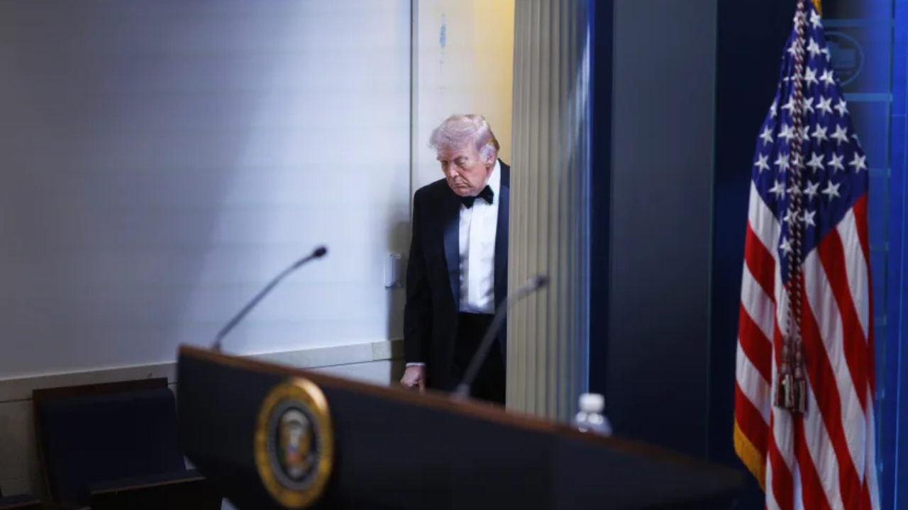 ট্রাম্পের দ্বিমুখী বক্তব্যে রাজনৈতিক সহিংসতা নিয়ে নতুন বিতর্ক