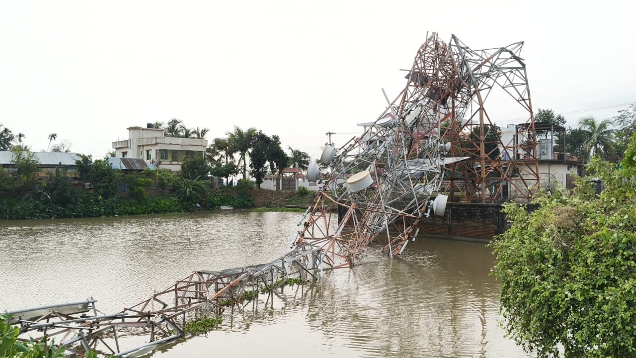 ব্রাহ্মণবাড়িয়ায় কালবৈশাখী ঝড়ে ব্যাপক ক্ষয়ক্ষতি, মোবাইল টাওয়ারসহ ঘরবাড়ি বিধ্বস্ত