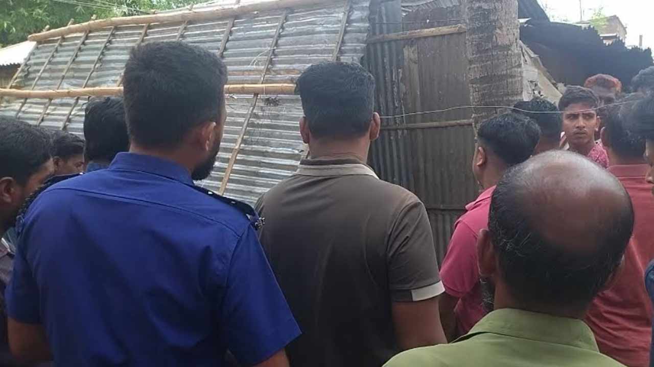 মেহেরপুরে বিদ্যুতায়িত হয়ে প্রাণ গেল মিস্ত্রির&nbsp;