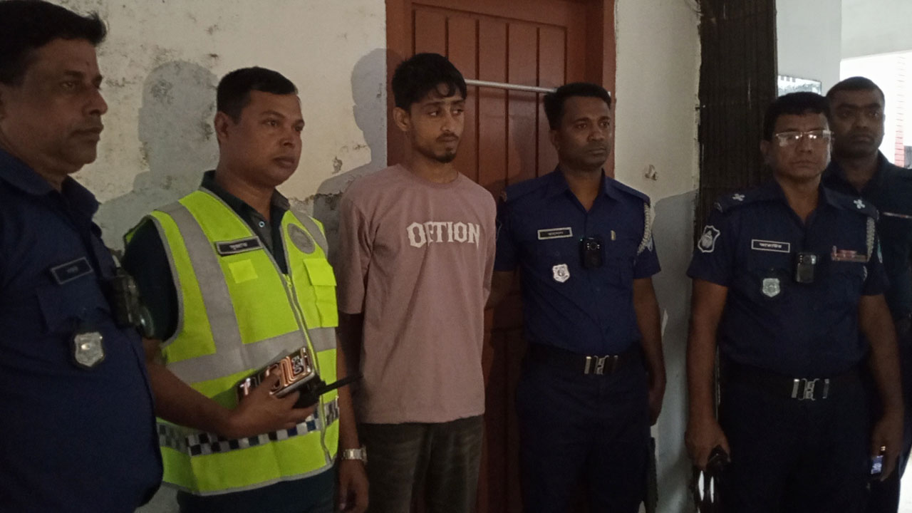 নড়াইলে বেড়াতে গিয়ে স্ত্রীকে কুপিয়ে হত্যা, স্বামী গ্রেপ্তার