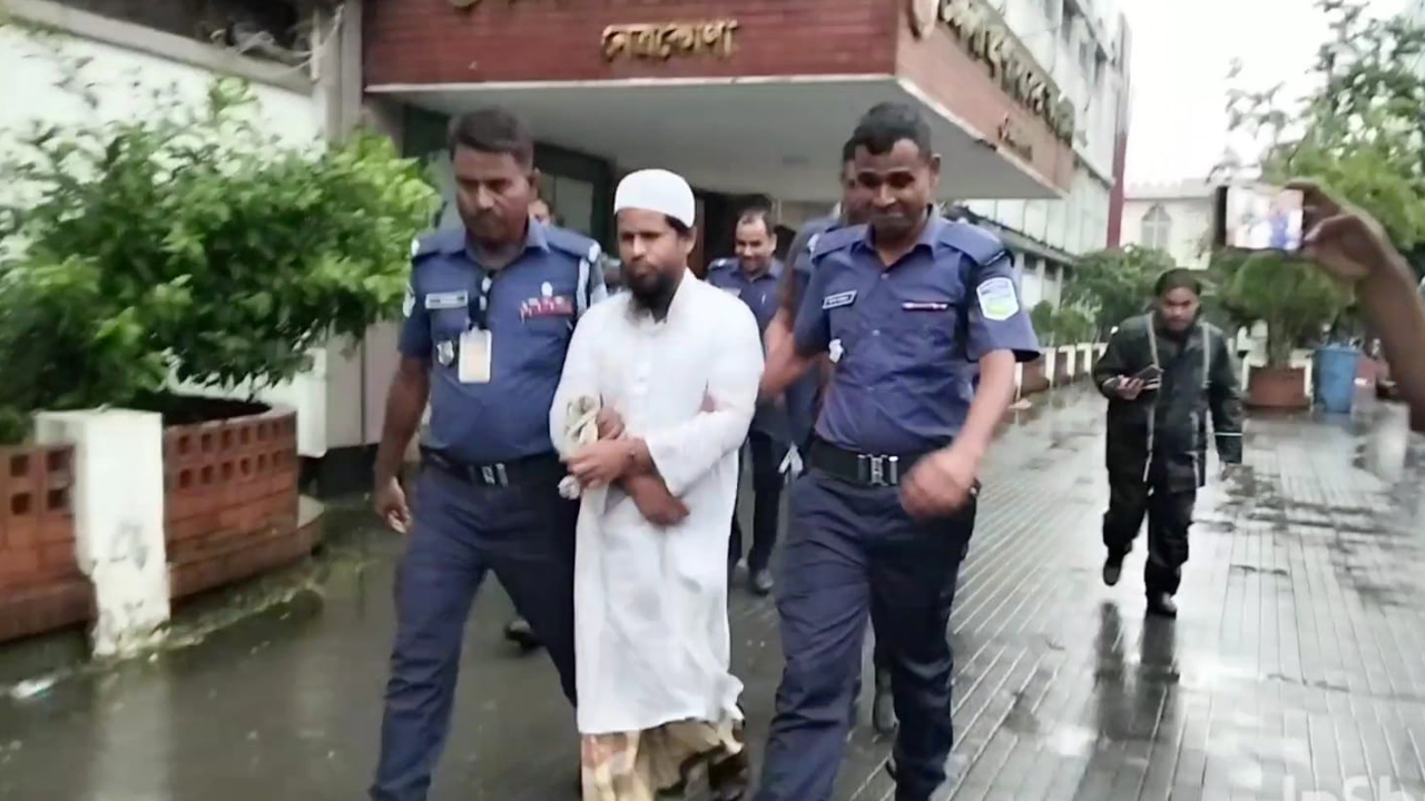 তিন দিনের রিমান্ডে সেই শিক্ষক