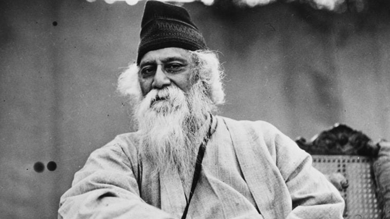কবিগুরুর জন্মদিন আজ