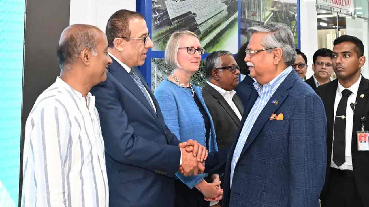 চিকিৎসার জন্য যুক্তরাজ্য গেলেন রাষ্ট্রপতি