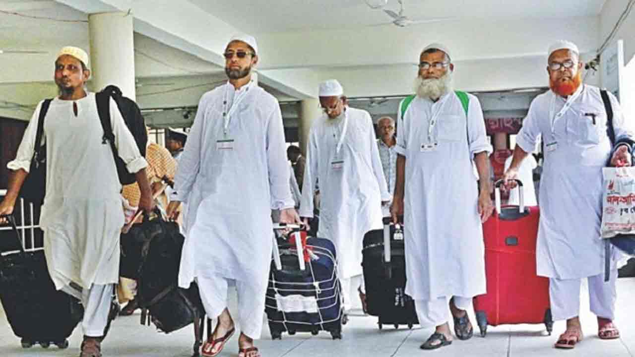 সৌদি পৌঁছেছেন ৫০ হাজারের বেশি হজযাত্রী