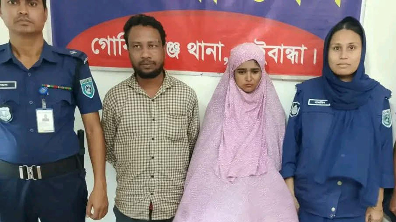 গাইবান্ধায় বাসে তল্লাশি, ফেনসিডিলসহ ২ জন গ্রেপ্তার