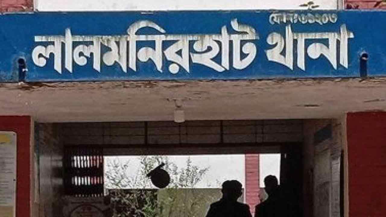 লালমনিরহাটে স্বামীর গলা কাটার অভিযোগ স্ত্রীর বিরুদ্ধে, পাল্টা অভিযোগও স্ত্রীর