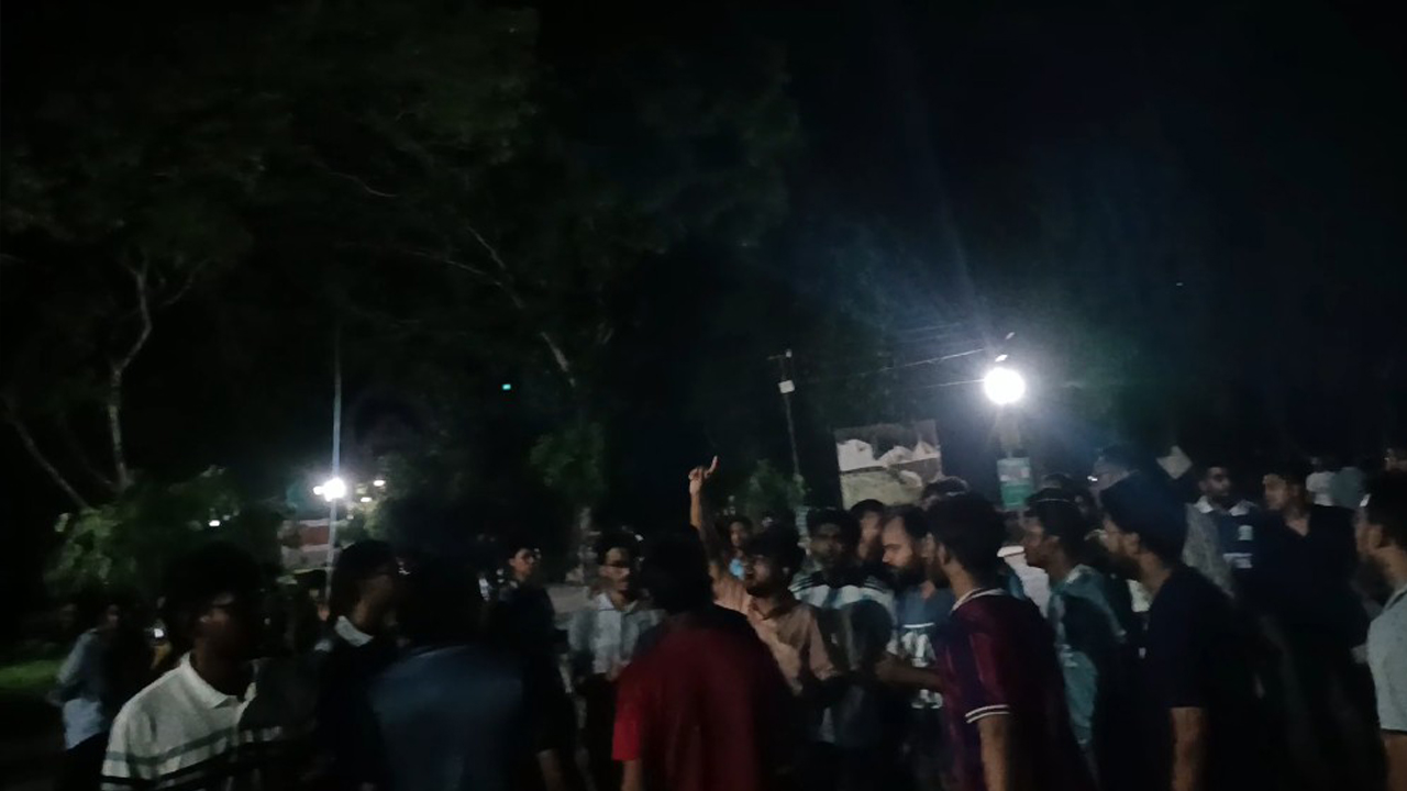 তুচ্ছ ঘটনায় রণক্ষেত্র কুষ্টিয়া ইসলামী বিশ্ববিদ্যালয়, সংঘর্ষের আহত ৭