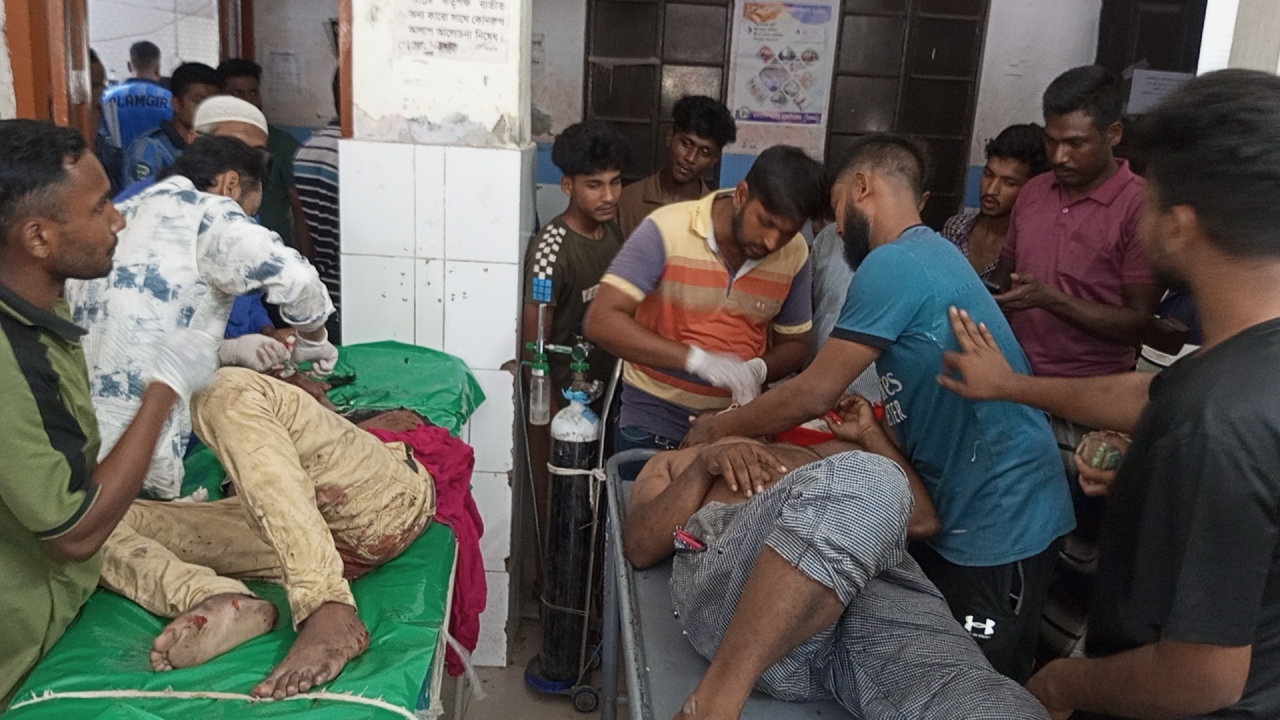 নড়াইলে সড়ক দুর্ঘটনায় নিহত ১, আহত ৪