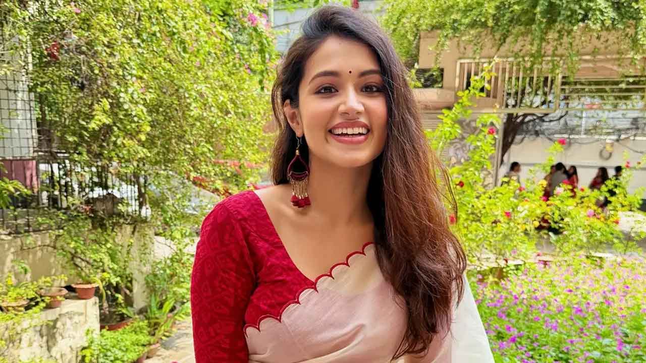 শ্বশুরবাড়ি থেকে অনেক পাকিস্তানি ড্রেস গিফট পাই : ফারিণ