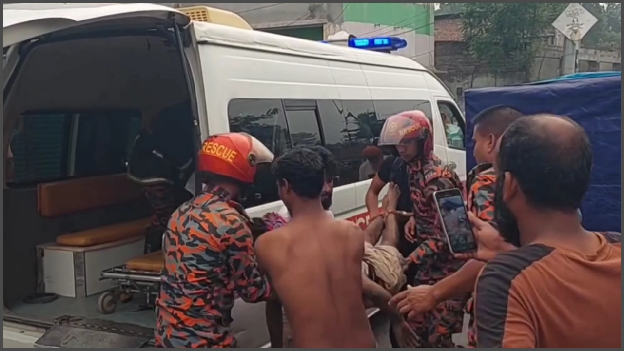ঠাকুরগাঁওয়ে সড়ক দুর্ঘটনায় দুই বন্ধু নিহত