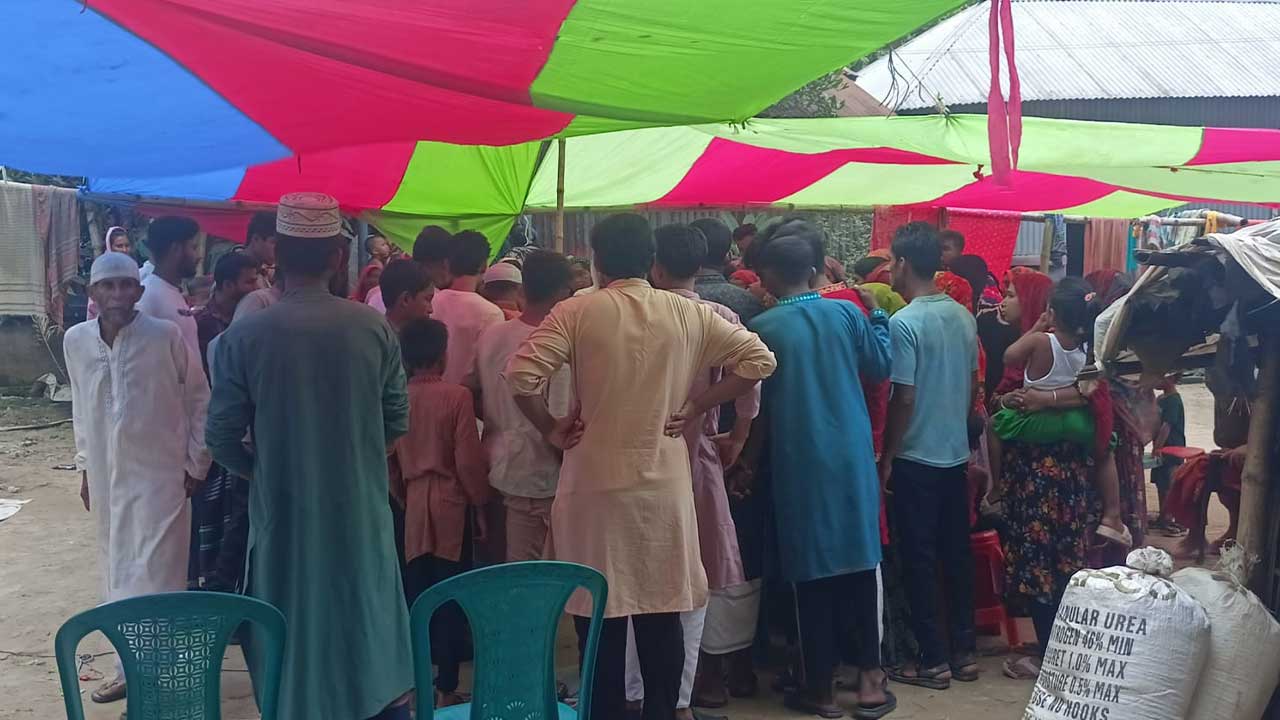 শিশুকে বাঁচাতে গিয়ে মোটরসাইকেল দুর্ঘটনায় যুবকের মৃত্যু