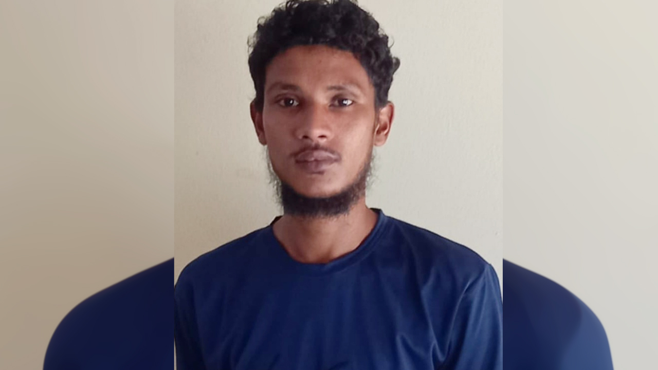 পিরোজপুরে প্রধানমন্ত্রীকে নিয়ে কটূক্তি: নিষিদ্ধ ছাত্রলীগ কর্মী গ্রেপ্তার