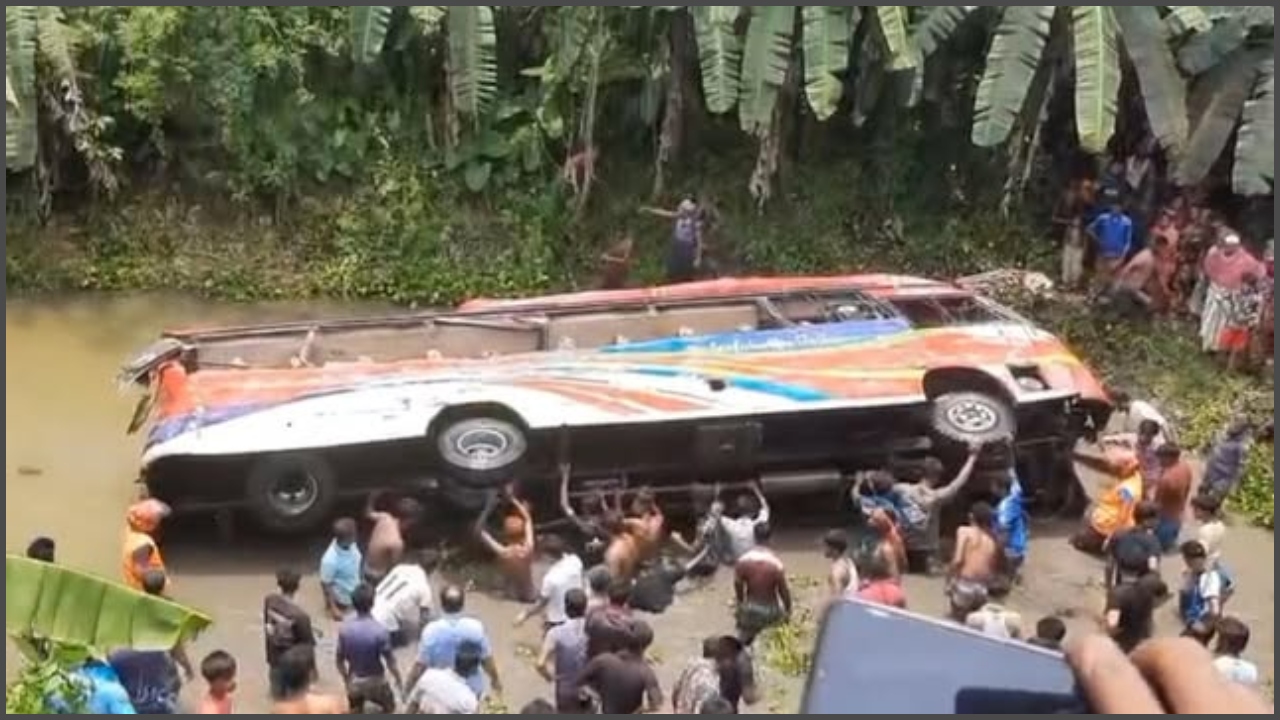 কুষ্টিয়ায় বাস - ট্রাক মুখোমুখি সংঘর্ষে নিহত ৪