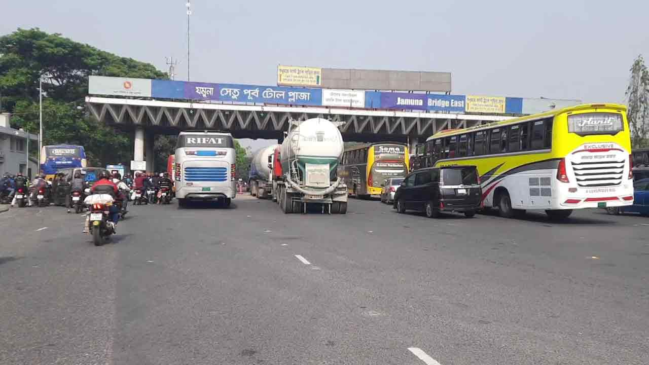 যমুনা সেতু দিয়ে ৩২ হাজার যানবাহন পারাপার, টোল আদায় হলো কত?