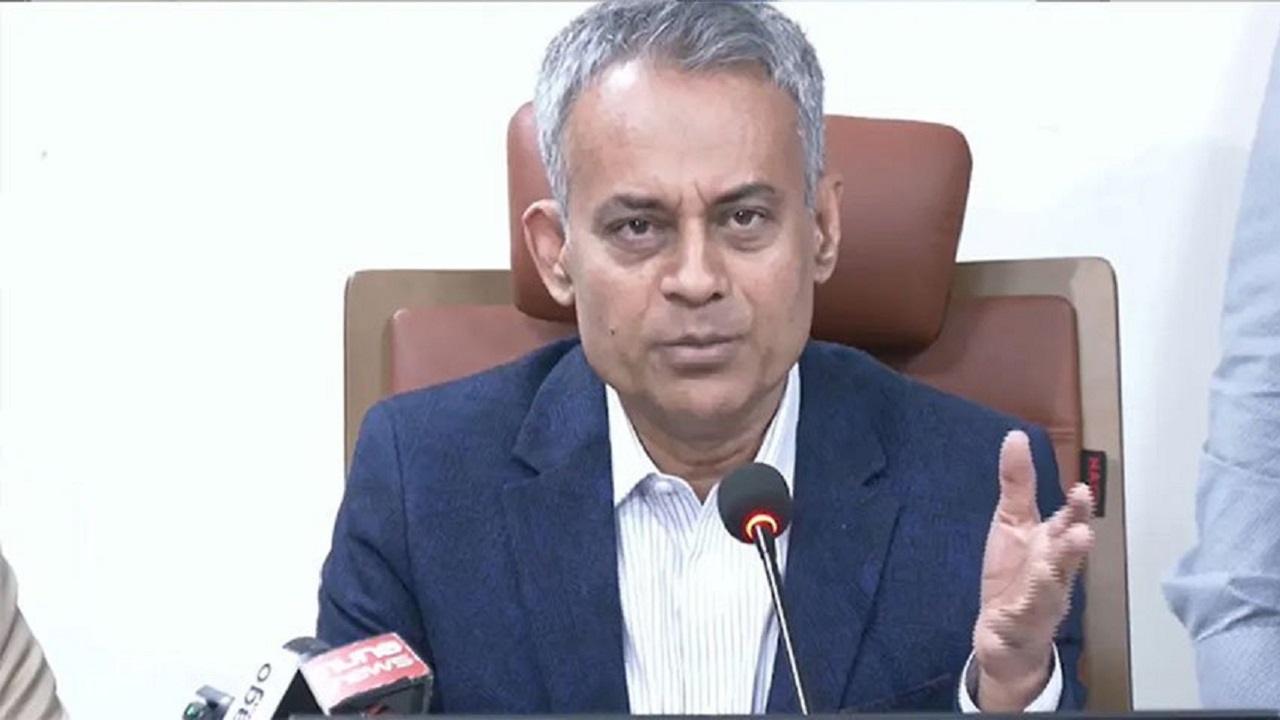 কাউন্টারে নয়, মাঝপথের যাত্রীদের বাড়তি ভাড়া নেওয়া হচ্ছে: সড়কমন্ত্রী