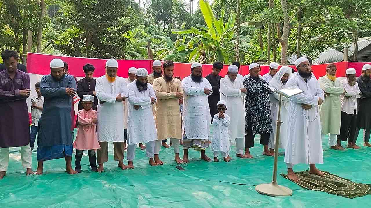 ঝালকাঠিতে অর্ধশত পরিবারের ঈদুল আজহা উদযাপন