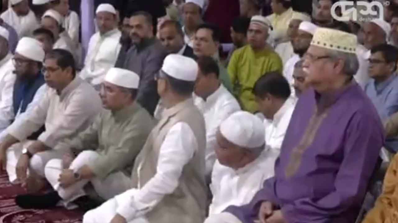 জাতীয় ঈদগাহে একসঙ্গে নামাজ আদায় করলেন রাষ্ট্রপতি-প্রধানমন্ত্রী