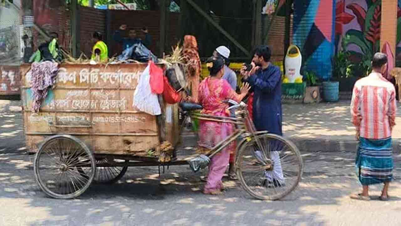 ঢাকায় পশু কোরবানির পর চলছে বর্জ্য অপসারণ