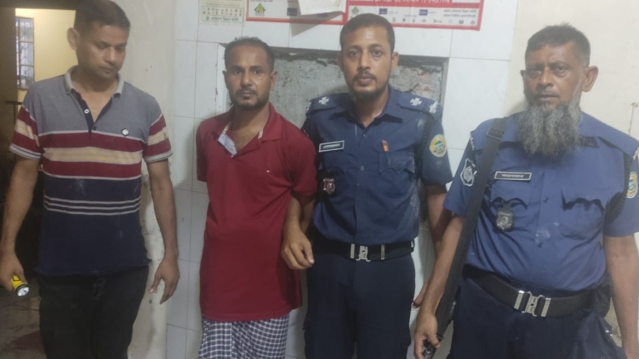 ঝালকাঠিতে মৃত্যুদণ্ডপ্রাপ্ত আসামি গ্রেপ্তার