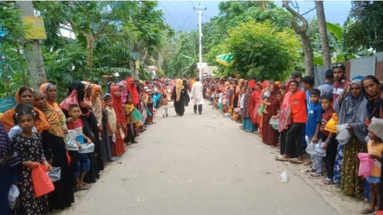 যশোরে ৫ হাজার মানুষের মাঝে মাংস বিতরণ করেছে ফারুক মোড়ল ফাউন্ডেশন