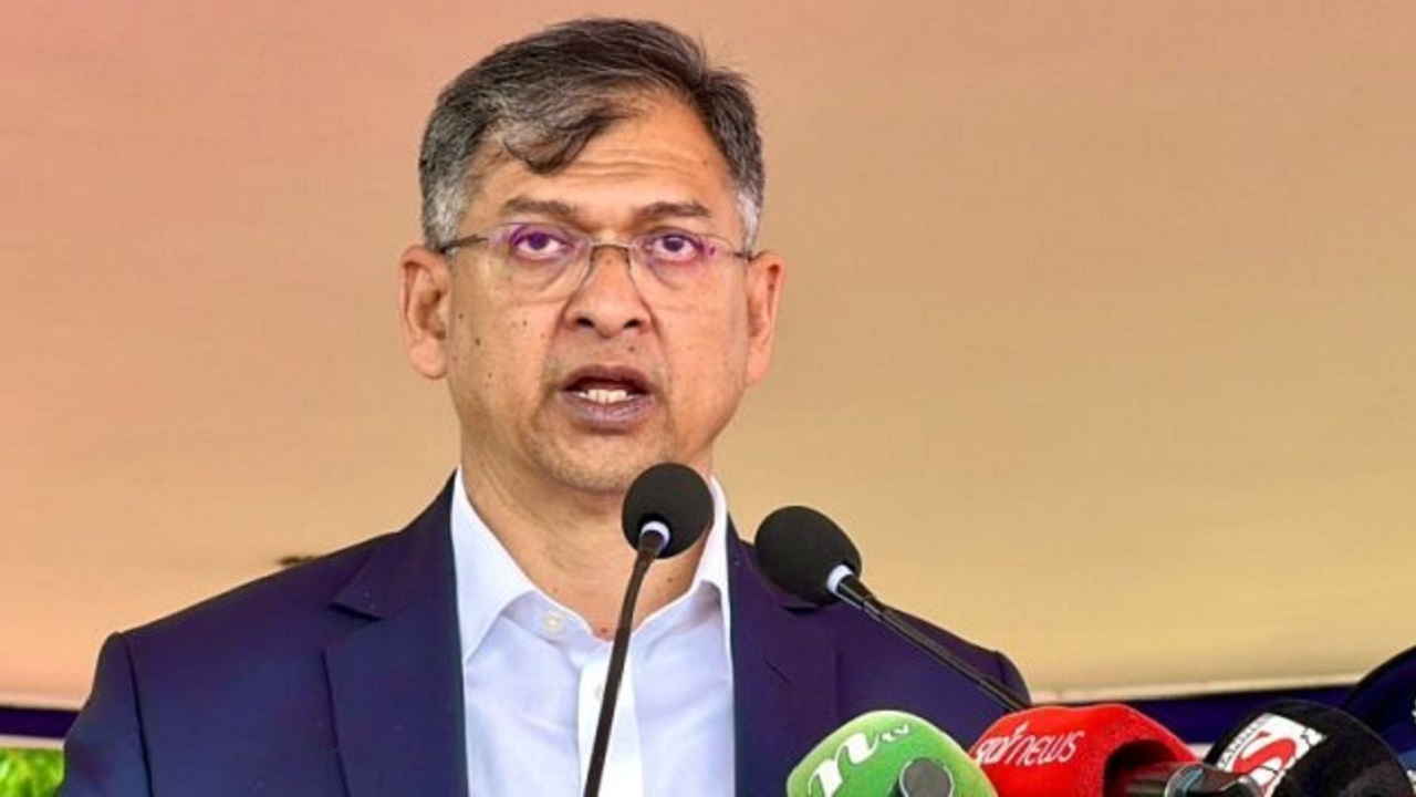 সন্ত্রাস ও চাঁদাবাজি নির্মূল করবে সরকার: স্বরাষ্ট্রমন্ত্রী