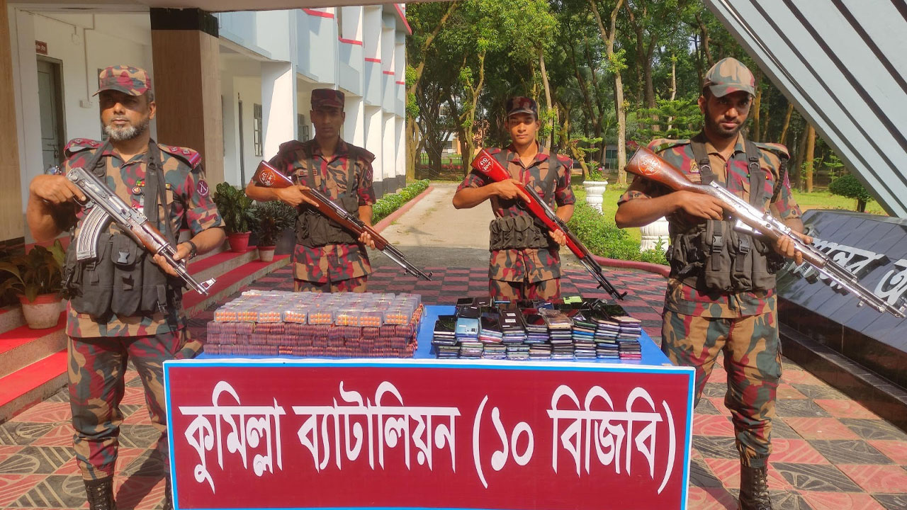সীমান্তে বিজিবির কড়া নজরদারি, কোটি টাকার মালামাল জব্দ