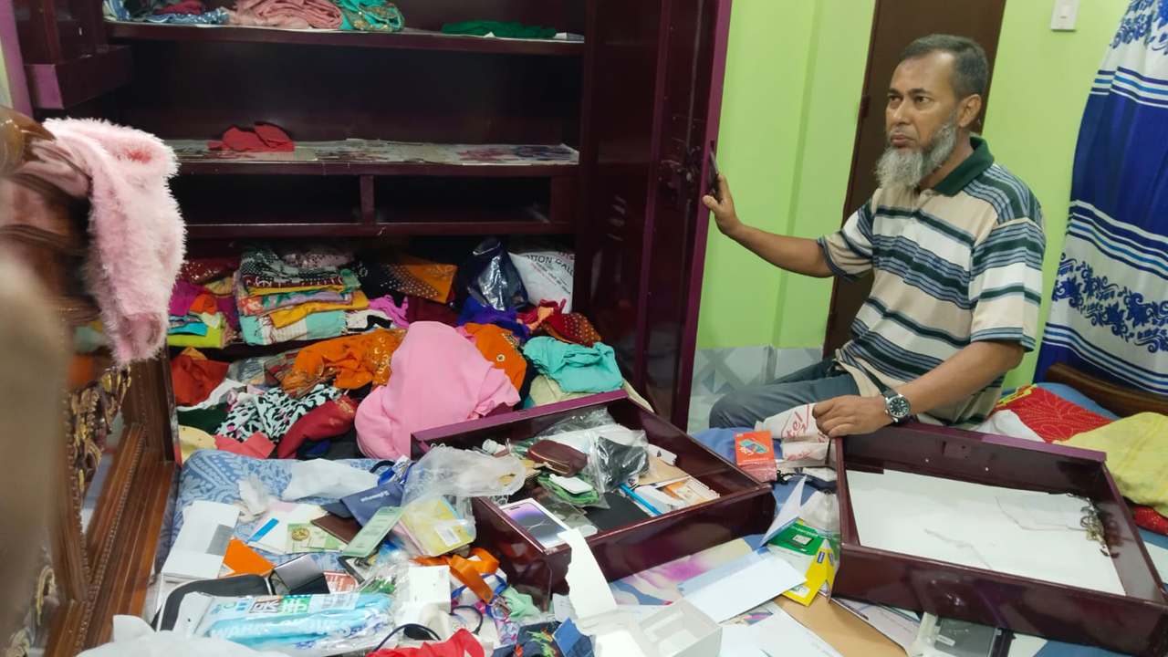 নোয়াখালীতে দুর্ধর্ষ চুরি, ২৫ ভরি স্বর্ণসহ ১০ লাখ টাকা লুট