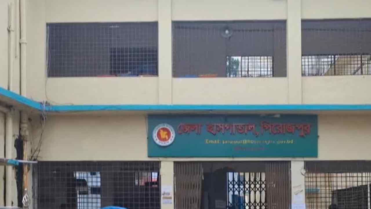 পিরোজপুরে বাস-অটোরিকশার মুখোমুখি সংঘর্ষে কলেজছাত্রী নিহত