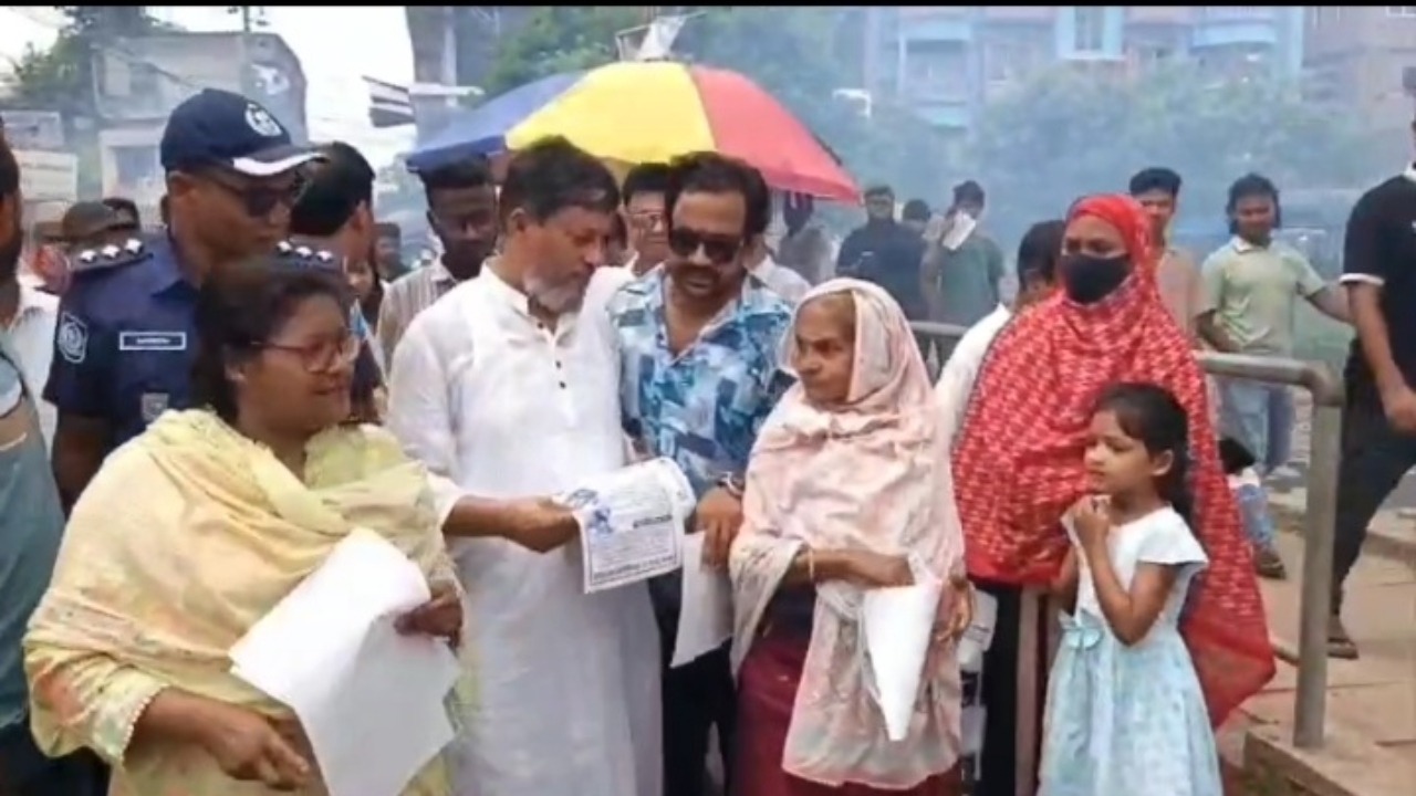 ডেঙ্গু প্রতিরোধে মাদারীপুরে পরিচ্ছন্নতা অভিযান ও সচেতনতামূলক র&zwj;্যালি