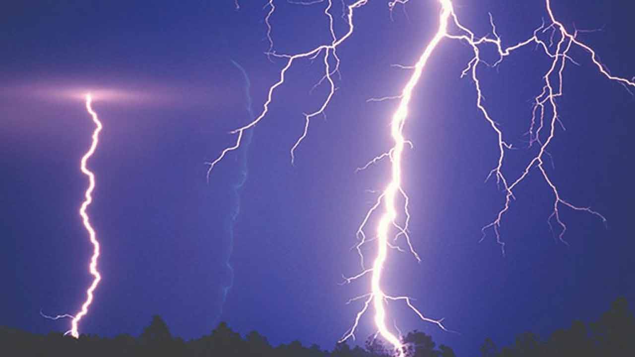 শ্যামনগরে মৎস্যঘেরে কাজ করার সময় বজ্রপাতে যুবকের মৃত্যু