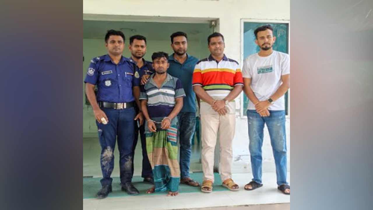 ডোবায় লাফিয়েও রক্ষা হয়নি, হিজলায় ১৬ মামলার পলাতক আসামি জলিল গ্রেপ্তার