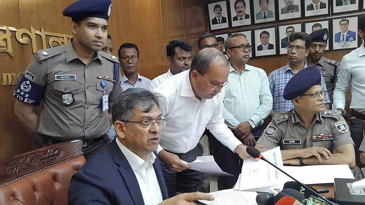 কাজে না ফেরা পুলিশ সদস্যদের বিরুদ্ধে বিভাগীয় মামলা চলমান: স্বরাষ্ট্রমন্ত্রী