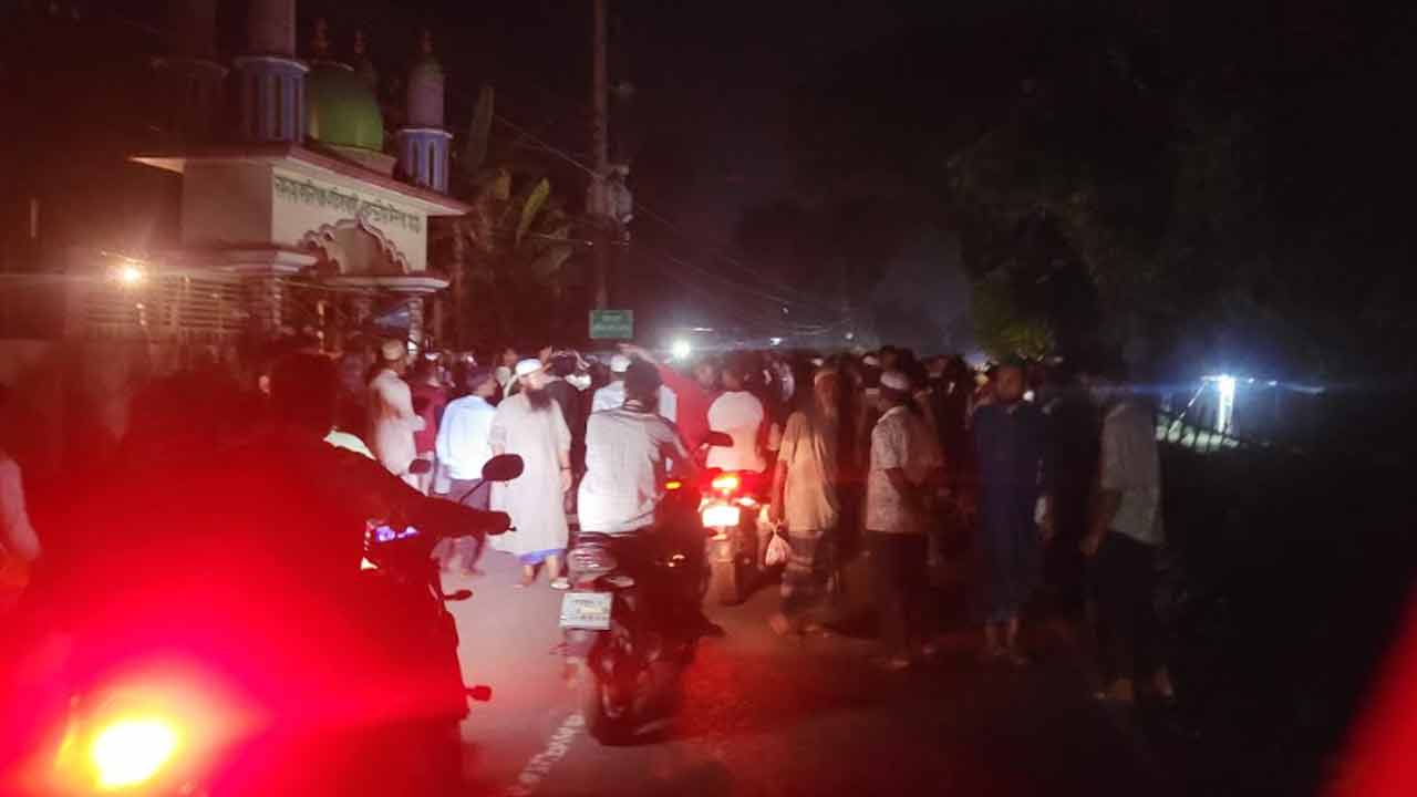 শিক্ষার্থী সাইব হত্যাকারীদের গ্রেপ্তারে ২৪ ঘণ্টার আল্টিমেটাম, শেরপুর সড়ক অবরোধ&nbsp;
