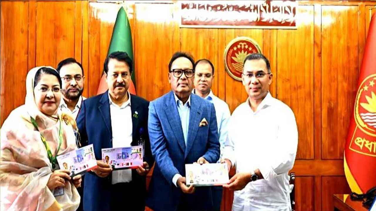 বিশ্বকাপ ফুটবল উপলক্ষে স্মারক ডাকটিকিট উন্মোচন করলেন প্রধানমন্ত্রী