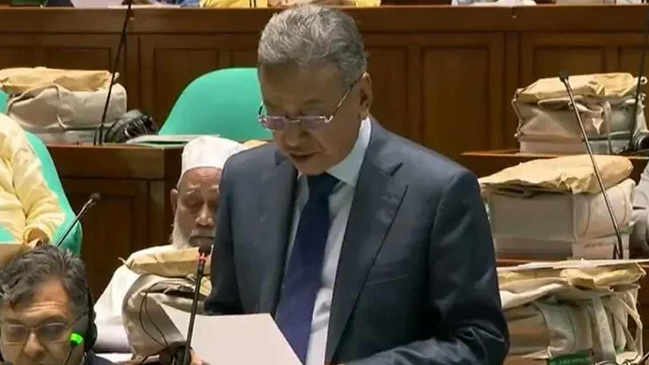 যেভাবে অর্থমন্ত্রী জাতীয় সংসদে গেলেন