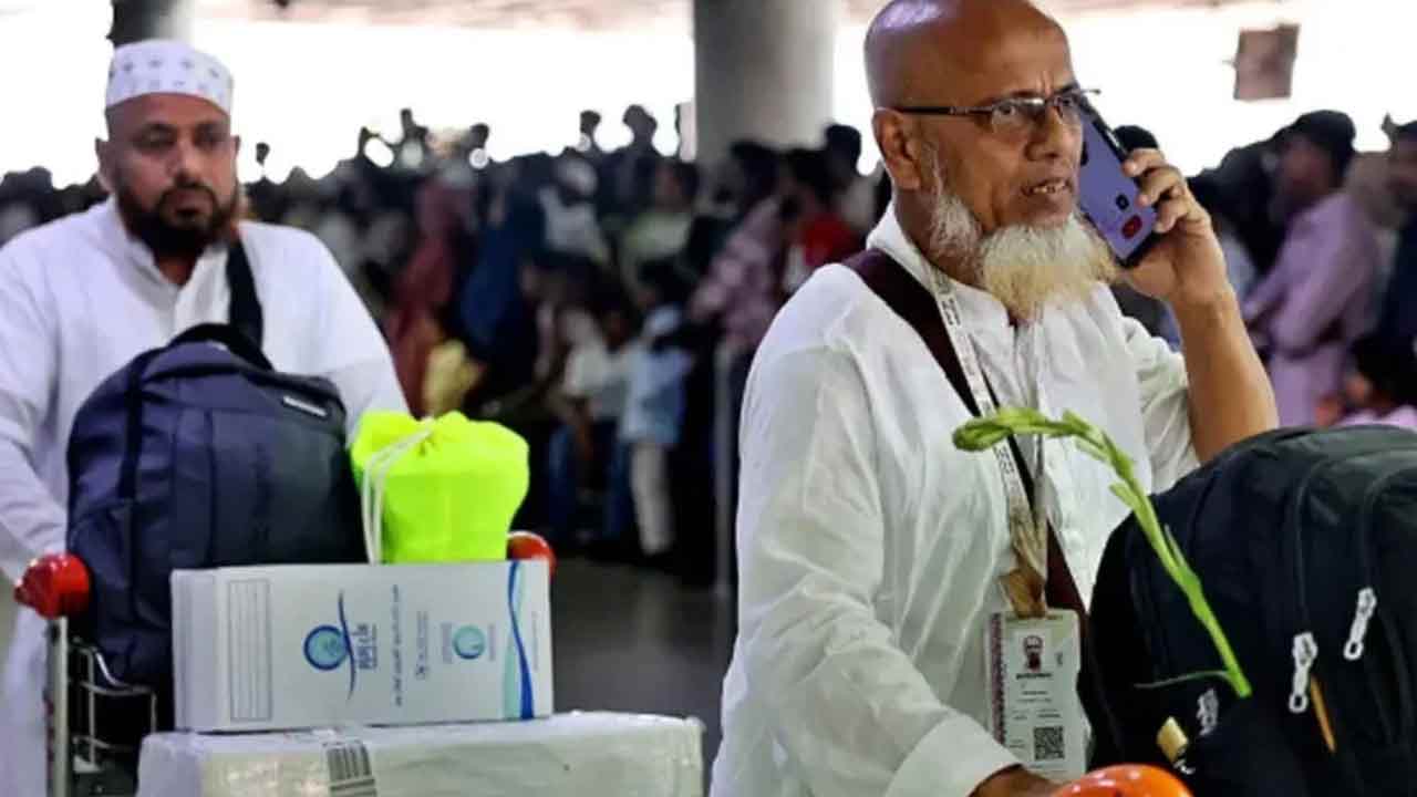 দেশে ফিরেছেন ৫২ হাজারের বেশি হাজি, মোট মৃত্যু ৪৯