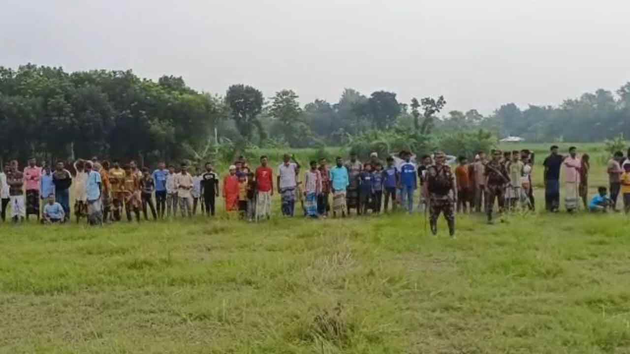 সীমান্তে ১২ জনের পুশইন ঠেকালো বিজিবি ও স্থানীয়রা