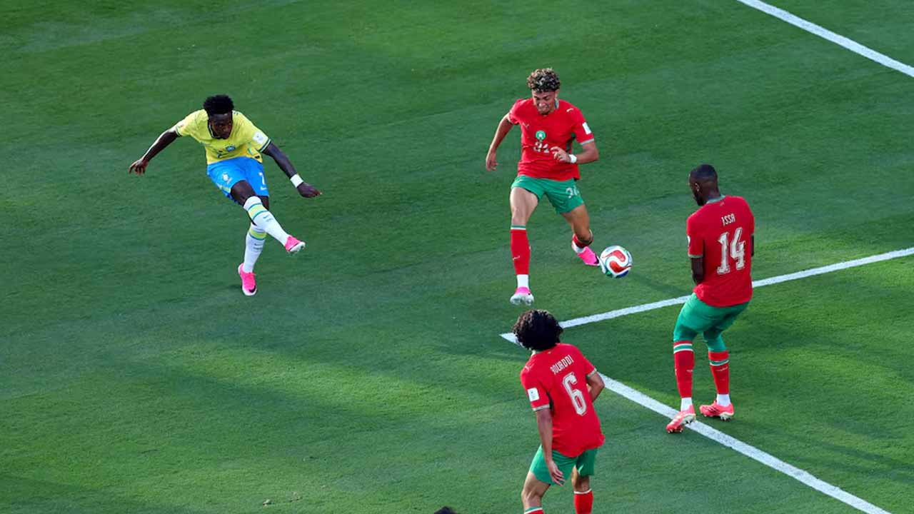 পেলে-রোমারিওকে ছাড়িয়ে ইতিহাস গড়লেন ভিনিসিউস