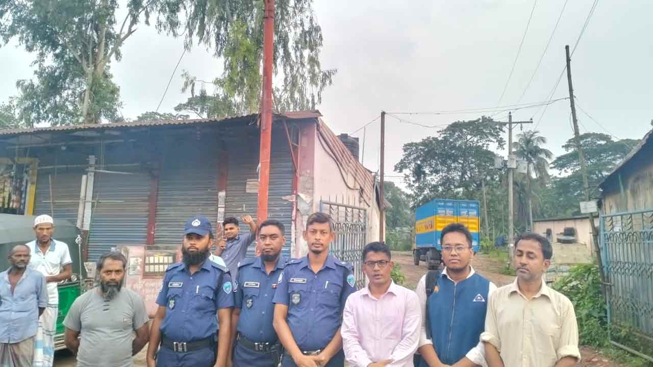 নোয়াখালীতে দুই ফিড কারখানায় জরিমানা