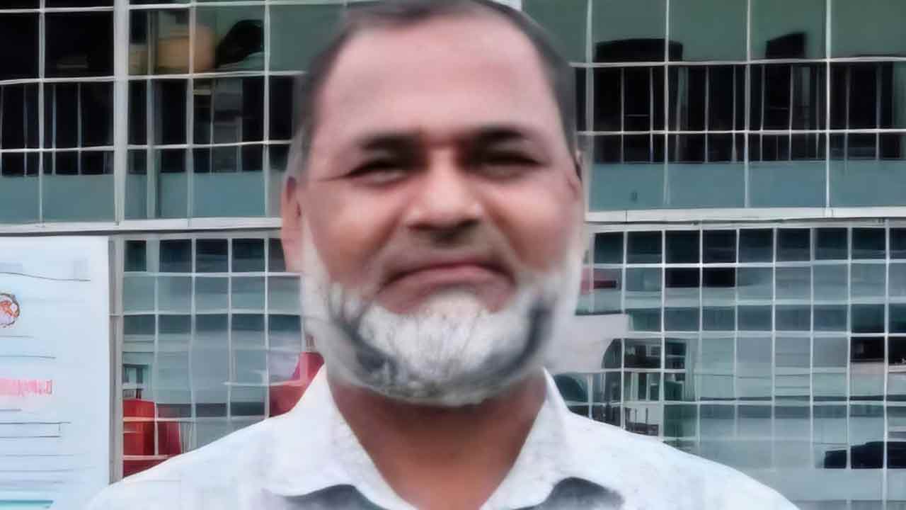 একাডেমিক সুপারভাইজারের বিরুদ্ধে দুর্নীতির অভিযোগ
