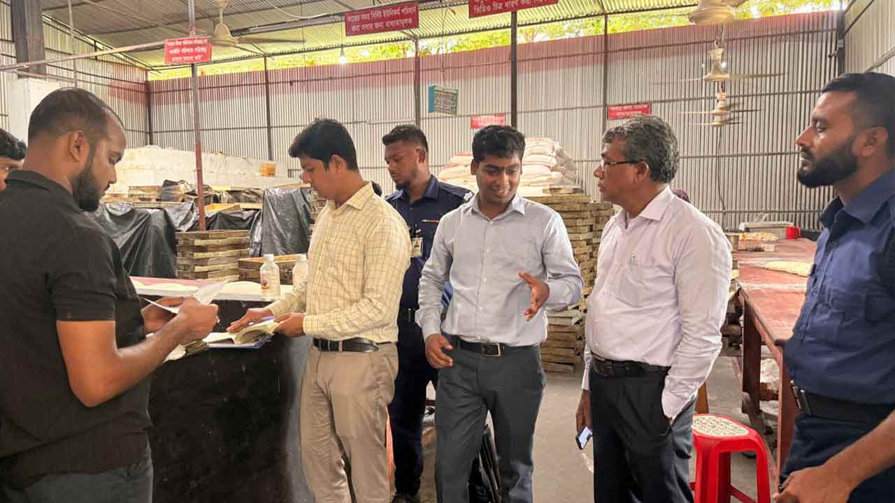 মাগুরার বেকারিকে ৫০ হাজার টাকা জরিমানা