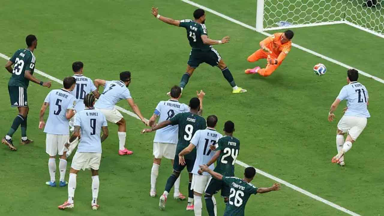 উরুগুয়ের বিপক্ষে এগিয়ে গেল সৌদি আরব