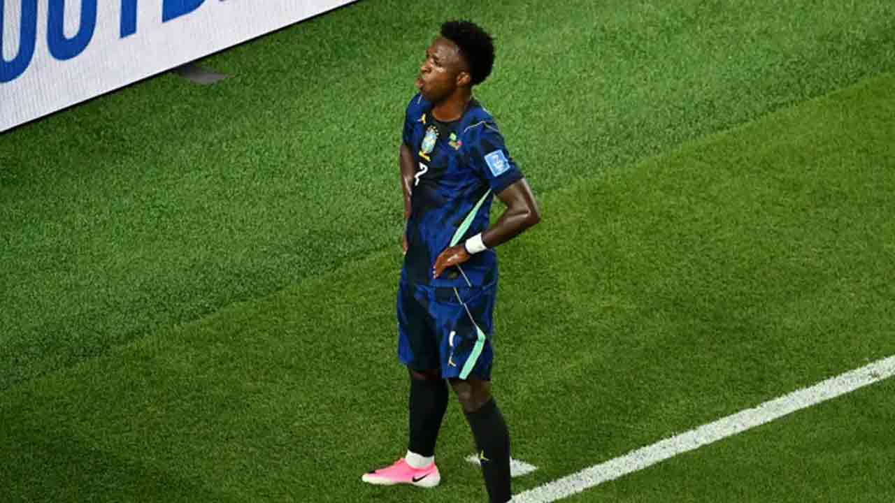 হাইতির জালে ৩ গোল করে বিরতিতে ব্রাজিল