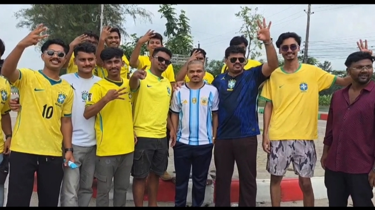 পটুয়াখালীতে ব্রাজিলের জয়ে মাথা ন্যাড়া করলেন আর্জেন্টিনা সমর্থক
