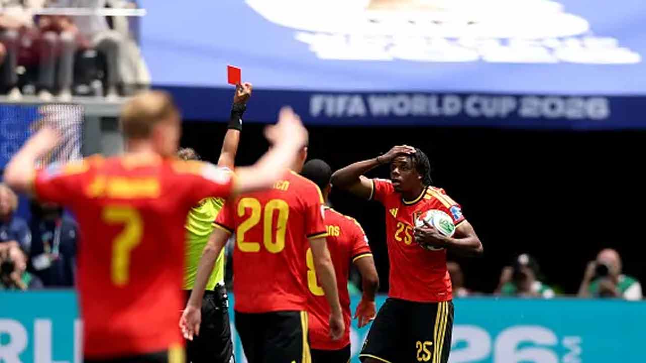 লাল কার্ডে ১০ জনে বেলজিয়াম