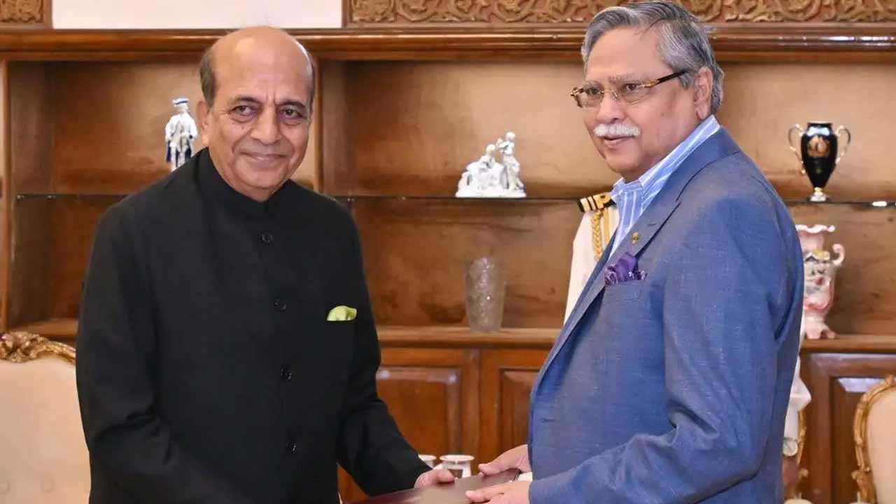 রাষ্ট্রপতির কাছে ভারতের নবনিযুক্ত হাইকমিশনারের পরিচয়পত্র পেশ