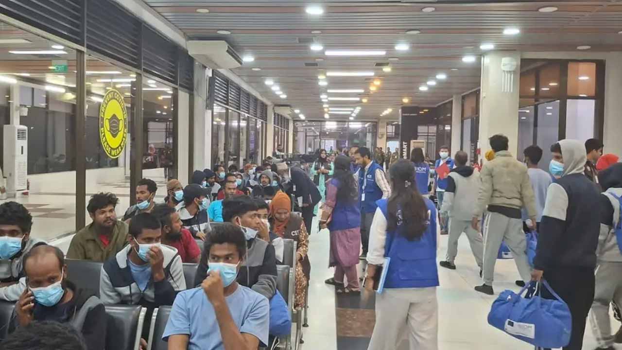 লিবিয়া থেকে ফিরেছেন আরও ১৭২ বাংলাদেশি